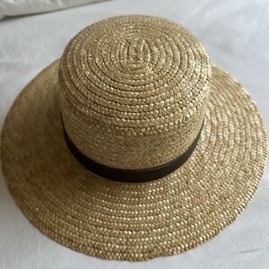 Lack of color Boater hat